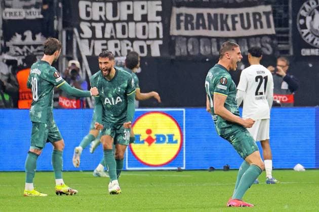 Frankfurt, Germany 17 April 2025 Europa League 1 4 Final 2024 2025 Eintracht Frankfurt vs Tottenham Hotspur In the picture The Tottenham players celebrate the goal for 0 1 Deutsche Bank Park Hessen Copyright: xFotostandx xRacochax