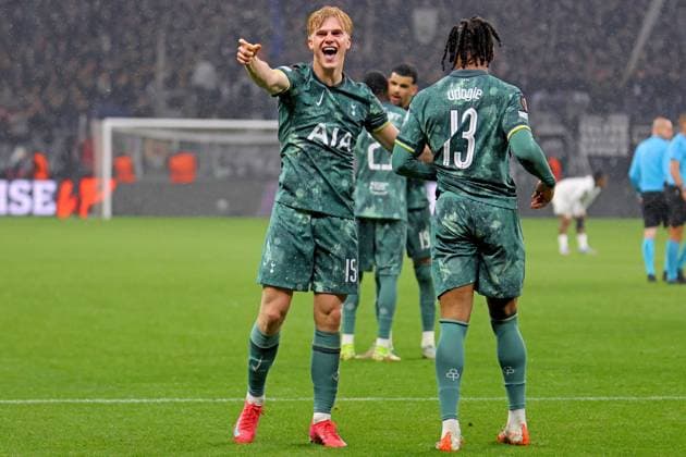 Frankfurt, Germany 17 April 2025 Europa League 1 4 Final 2024 2025 Eintracht Frankfurt vs Tottenham Hotspur Pictured Lucas Bergvall Tottenham celebrates reaching the semi-finals Deutsche Bank Park Hessen Copyright: xFotostandx xRacochax
