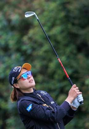 April 17, 2025, Los Angeles, California, USA: In Gee Chun watches her shot during the first round of the JM Eagle LA Championship presented by Plastpro on Wednesday April 17, 2025 at El Caballero Country Club in Tarzana, California. ARIANA RUIZ PI Los Angeles USA - ZUMAp124 20250417_zaa_p124_045 Copyright: xArianaxRuizx