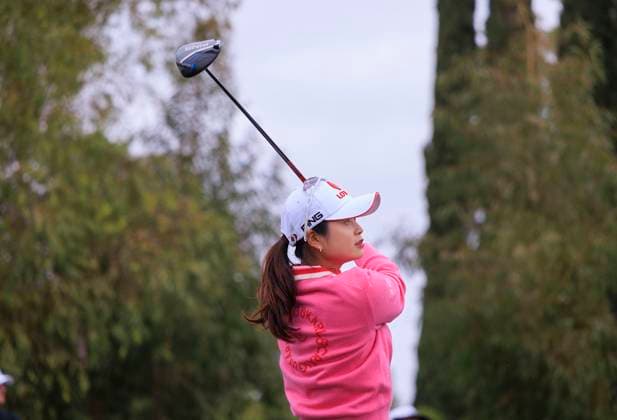 April 17, 2025, Tarzana, California, USA: Hye-Jin Choi tees off to start her first round of the JM Eagle LA Championship presented by Plastpro on Thursday, April 17, 2025, at El Caballero Country Club in Tarzana, California. JAVIER ROJAS PI Tarzana USA - ZUMAp124 20250417_zaa_p124_103 Copyright: xJavierxRojasx