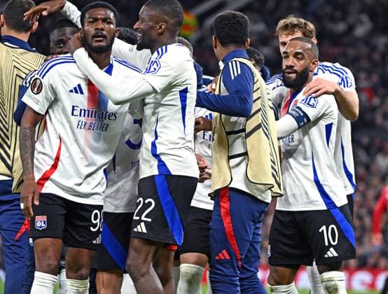 Match Europa League Manchester United, ManU - OL PHOTOPQR LE PROGRES Stéphane GUIOCHON - Manchester 17 04 2025 - Match Europa League Manchester United - OL -En Angleterre à Manchester 1 4 de finale retour de l Europa League saison 2024-2025 Manchester United - OL ici joie de Alexandre Lacazette après son but Manchester France  Copyright: xPHOTOPQR LExPROGRES MAXPPPxStéphanexGUIOCHONx 20250418LPL9825 20250418LPL9825