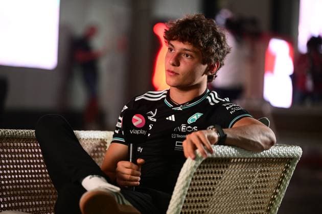 F1 Grand Prix of Saudi Arabia - Previews Andrea Kimi Antonelli of the Mercedes-AMG Petronas F1 Team chats during media day of the Saudi Arabia GP, the 5th round of the Formula 1 World Championship, WM, Weltmeisterschaft at the Jeddah Corniche Circuit in Jeddah, Saudi Arabia, on April 17, 2025. Jeddah Saudia Arabia  Copyright: xAndreaxDiodatox originalFilename:diodato-f1saudia250417_npVKt.jpg