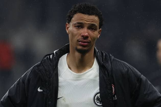 2025 04 17 xJAx Football Europa League quarter-final second leg 2024 25 Eintracht Frankfurt Tottenham Hotspur v l , Hugo Ekitike Eintracht Frankfurt cried after the end of the match, disappointed, disappointed looking, dissapointed, sad, frustrated, frustrated DFL DFB REGULATIONS PROHIBIT ANY USE OF PHOTOGRAPHS AS IMAGE SEQUENCES AND OR QUASI VIDEO Copyright: JoaquimxFerreira