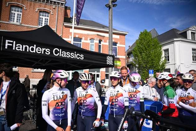 Brabantse Pijl Women 2025 cycling race OVERIJSE, BELGIUM - APRIL 18 : team UAE Team ADQ during the Women Elite UCI 1.Pro 65th Flanders Classics Brabantse Pijl Women cycling race with start in Beersel and finish in Overijse (125,7 km) on April 18, 2025 in Overijse, Belgium, 18 04 2025 ( Motordriver Serge Seynaeve & Overijse Belgium  Copyright: xTomasxSiskx