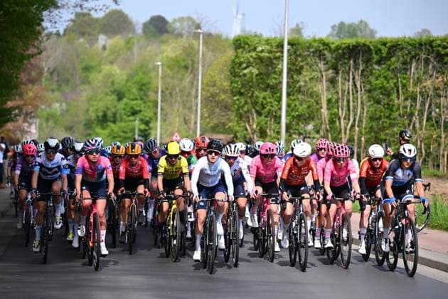 Brabantse Pijl Women 2025 cycling race OVERIJSE, BELGIUM - APRIL 18 : illustration picture peloton during the Women Elite UCI 1.Pro 65th Flanders Classics Brabantse Pijl Women cycling race with start in Beersel and finish in Overijse (125,7 km) on April 18, 2025 in Overijse, Belgium, 18 04 2025 ( Motordriver Serge Seynaeve & Overijse Belgium  Copyright: xTomasxSiskx