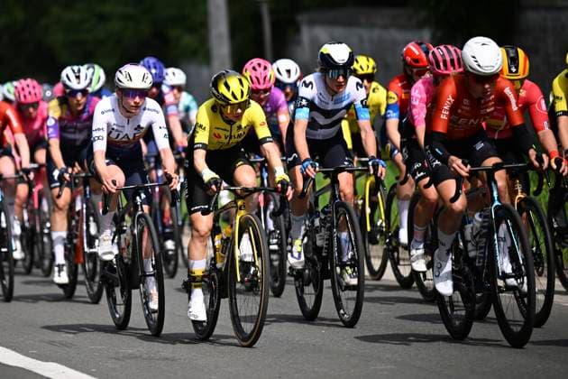 Brabantse Pijl Women 2025 cycling race OVERIJSE, BELGIUM - APRIL 18 : illustration picture peloton during the Women Elite UCI 1.Pro 65th Flanders Classics Brabantse Pijl Women cycling race with start in Beersel and finish in Overijse (125,7 km) on April 18, 2025 in Overijse, Belgium, 18 04 2025 ( Motordriver Serge Seynaeve & Overijse Belgium  Copyright: xTomasxSiskx