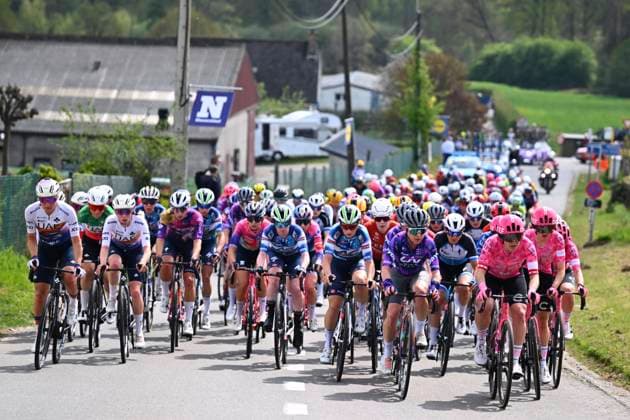 Brabantse Pijl Women 2025 cycling race OVERIJSE, BELGIUM - APRIL 18 : illustration picture peloton during the Women Elite UCI 1.Pro 65th Flanders Classics Brabantse Pijl Women cycling race with start in Beersel and finish in Overijse (125,7 km) on April 18, 2025 in Overijse, Belgium, 18 04 2025 ( Motordriver Serge Seynaeve & Overijse Belgium  Copyright: xTomasxSiskx