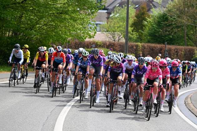 Brabantse Pijl Women 2025 cycling race OVERIJSE, BELGIUM - APRIL 18 : illustration picture peloton during the Women Elite UCI 1.Pro 65th Flanders Classics Brabantse Pijl Women cycling race with start in Beersel and finish in Overijse (125,7 km) on April 18, 2025 in Overijse, Belgium, 18 04 2025 ( Motordriver Serge Seynaeve & Overijse Belgium  Copyright: xTomasxSiskx