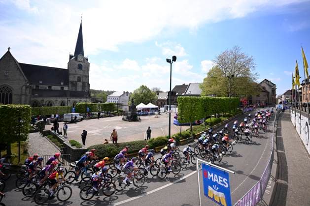 Brabantse Pijl Women 2025 cycling race OVERIJSE, BELGIUM - APRIL 18 : illustration picture peloton during the Women Elite UCI 1.Pro 65th Flanders Classics Brabantse Pijl Women cycling race with start in Beersel and finish in Overijse (125,7 km) on April 18, 2025 in Overijse, Belgium, 18 04 2025 ( Motordriver Serge Seynaeve & Overijse Belgium  Copyright: xTomasxSiskx