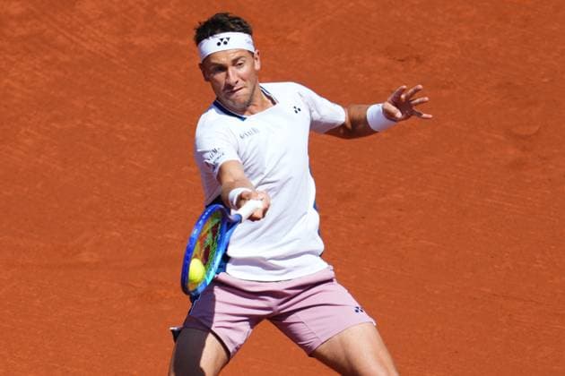 Barcelona, Spain, Barcelona Open Banc Sabadell 2025, ATP, Tennis Herren 500 match, Round of 32 between Stefanos Tsitsipas and Sebastian Korda, Real Club de Tenis Barcelona, Barcelona, Spain, 16 abril 2025 Copyright: xBaguxBlancox xPressinphotox