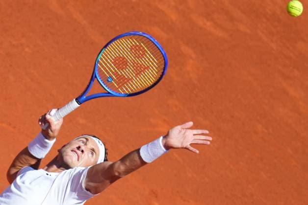Barcelona, Spain, Barcelona Open Banc Sabadell 2025, ATP, Tennis Herren 500 match, Round of 32 between Stefanos Tsitsipas and Sebastian Korda, Real Club de Tenis Barcelona, Barcelona, Spain, 16 abril 2025 Copyright: xBaguxBlancox xPressinphotox