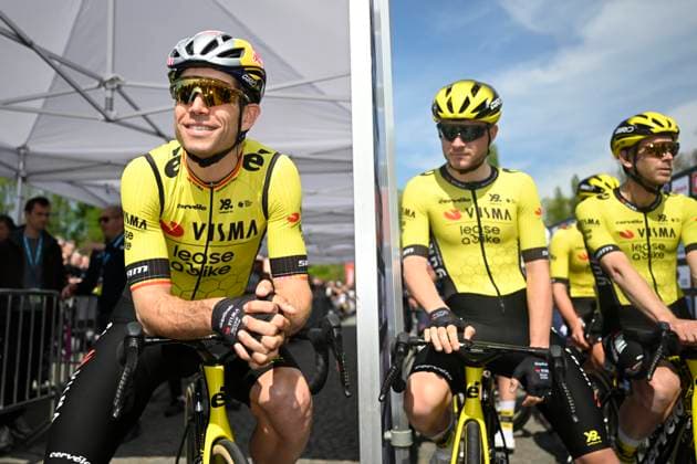 Brabantse Pijl 2025 cycling race OVERIJSE, BELGIUM - APRIL 18 : Van Aert Wout (BEL) of Team Visma - Lease a Bike during the Men Elite UCI 1.Pro 65th Flanders Classics Brabantse Pijl cycling race with start in Beersel and finish in Overijse (175,4 km) on April 18, 2025 in Overijse, Belgium, 18 04 2025 ( Motordriver Kenny Verfaillie & Overijse Belgium  Copyright: xNicoxVereeckenx