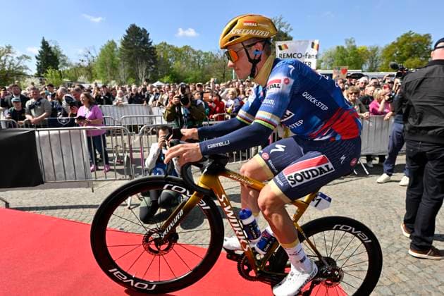 Brabantse Pijl 2025 cycling race OVERIJSE, BELGIUM - APRIL 18 : Evenepoel Remco (BEL) of Soudal - Quick Step pictured during the 65th edition of the Brabantse Pijl, an UCI individual Road cycling, Rad, Radsport, Strasse race with start in Beersel and finish in Overijse after 162,6 km, organized by Flanders Classics on April 18, 2025 in Overijse, Belgium, 18 04 2025 Overijse Belgium  Copyright: xJanxDexMeuleneirx