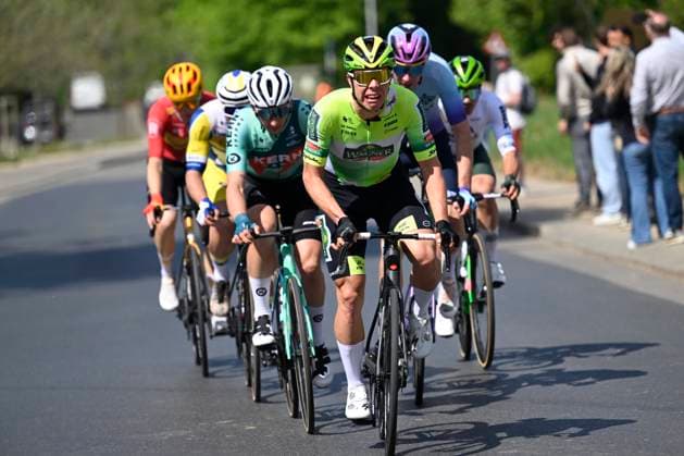 Brabantse Pijl 2025 cycling race OVERIJSE, BELGIUM - APRIL 18 : Reynders Jens (BEL) of Wagner Bazin WB during the Men Elite UCI 1.Pro 65th Flanders Classics Brabantse Pijl cycling race with start in Beersel and finish in Overijse (175,4 km) on April 18, 2025 in Overijse, Belgium, 18 04 2025 ( Motordriver Kenny Verfaillie & Overijse Belgium  Copyright: xNicoxVereeckenx