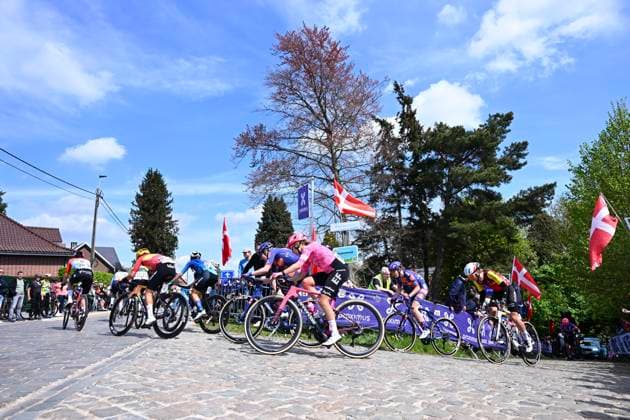 Brabantse Pijl Women 2025 cycling race OVERIJSE, BELGIUM - APRIL 18 : illustration picture at Moskesstraat during the Women Elite UCI 1.Pro 65th Flanders Classics Brabantse Pijl Women cycling race with start in Beersel and finish in Overijse (125,7 km) on April 18, 2025 in Overijse, Belgium, 18 04 2025 ( Motordriver Serge Seynaeve & Overijse Belgium  Copyright: xTomasxSiskx