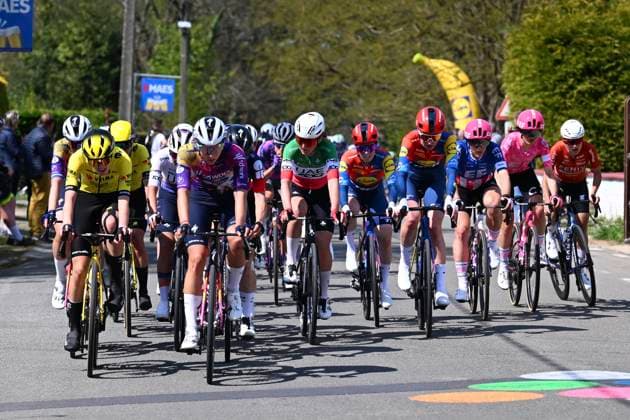 Brabantse Pijl Women 2025 cycling race OVERIJSE, BELGIUM - APRIL 18 : illustration picture peloton during the Women Elite UCI 1.Pro 65th Flanders Classics Brabantse Pijl Women cycling race with start in Beersel and finish in Overijse (125,7 km) on April 18, 2025 in Overijse, Belgium, 18 04 2025 ( Motordriver Serge Seynaeve & Overijse Belgium  Copyright: xTomasxSiskx