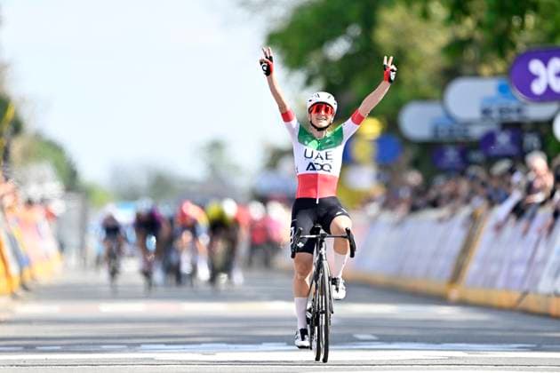 Sport Themen der Woche KW16 Brabantse Pijl Women 2025 cycling race OVERIJSE, BELGIUM - APRIL 18 : Longo Borghini Elisa (ITA) of UAE Team ADQ during the Women Elite UCI 1.Pro 65th Flanders Classics Brabantse Pijl Women cycling race with start in Beersel and finish in Overijse (125,7 km) on April 18, 2025 in Overijse, Belgium, 18 04 2025 ( Motordriver Serge Seynaeve & Overijse Belgium  Copyright: xJanxDexMeuleneirx