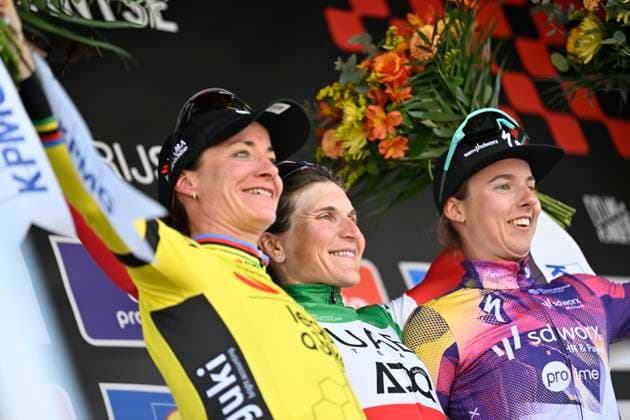 Brabantse Pijl Women 2025 cycling race OVERIJSE, BELGIUM - APRIL 18 : Vos Marianne (NED) of Team Visma I Lease a Bike, Longo Borghini Elisa (ITA) of UAE Team ADQ and Gerritse Femke (NED) of Team SD Worx - Protime pictured during the podium ceremony of the Women Elite UCI 1.Pro 65th Flanders Classics Brabantse Pijl Women cycling race with start in Beersel and finish in Overijse (125,7 km) on April 18, 2025 in Overijse, Belgium, 18 04 2025 ( Motordriver Serge Seynaeve & Overijse Belgium  Copyright: xJanxDexMeuleneirx