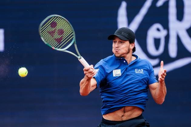 BMW Open Munich ATP 500 18 04 2025 Luciano Darderi Italy in match against Ben Shelton USA BMW Open by Bitpanda Munich ATP 500 Day 7, Munich, MTTC Iphitos on 18 04 2025 Copyright: xBEAUTIFULxSPORTS Wunderlx