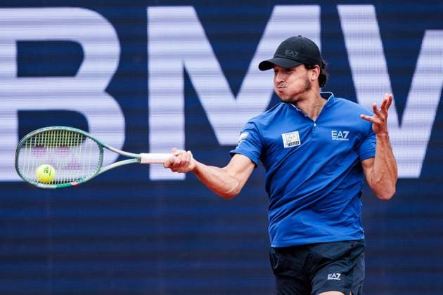 BMW Open Munich ATP 500 18 04 2025 Luciano Darderi Italy in match against Ben Shelton USA BMW Open by Bitpanda Munich ATP 500 Day 7, Munich, MTTC Iphitos on 18 04 2025 Copyright: xBEAUTIFULxSPORTS Wunderlx