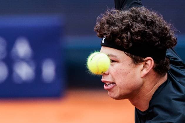 BMW Open Munich ATP 500 18 04 2025 Ben Shelton USA in match against Luciano Darderi Italy BMW Open by Bitpanda Munich ATP 500 Day 7, Munich, MTTC Iphitos on 18 04 2025 Copyright: xBEAUTIFULxSPORTS Wunderlx