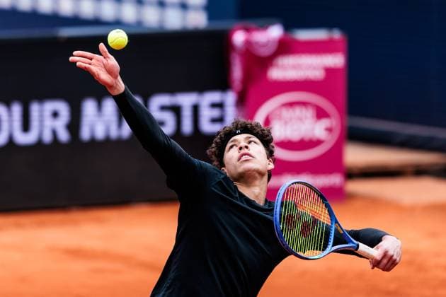 BMW Open Munich ATP 500 18 04 2025 Ben Shelton USA in match against Luciano Darderi Italy BMW Open by Bitpanda Munich ATP 500 Day 7, Munich, MTTC Iphitos on 18 04 2025 Copyright: xBEAUTIFULxSPORTS Wunderlx