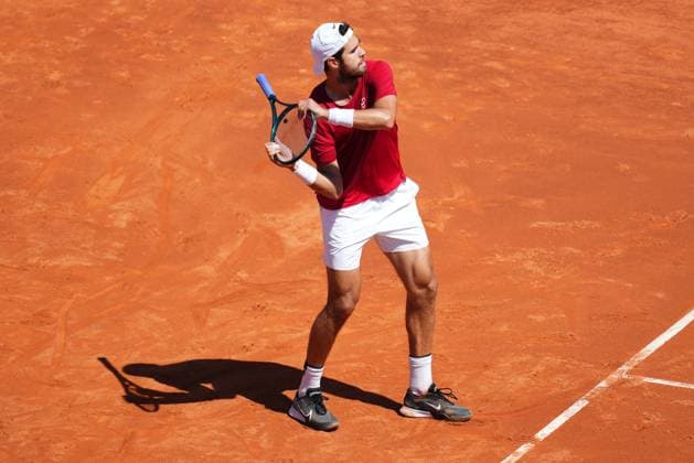 ESP: Barcelona Open Banc Sabadell 2025. Round of 16. Barcelona, Spain, Barcelona Open Banc Sabadell 2025, ATP, Tennis Herren 500 match, Quarter-Finals between Karen Khachanov and Alejandro Davidovich Fokina, Real Club de Tenis Barcelona, Barcelona, Spain, 18 abril 2025. Copyright: xBaguxBlancox xPRESSINPHOTOx PS_240418_GODO_QUARTERS_312