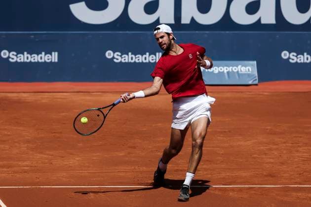 April 18, 2025, Barcelona, Barcelona, Spain: Karen Khachanov of Russia in actions against Alejando Davidovich of Spain during the quarter final tennis match of the Barcelona Open Banc Sabadell - Conde Godo 2025 Day 5 at Real Club De Tenis Barcelona on April 18, 2025 in Barcelona, Spain. Barcelona Spain - ZUMAa181 20250418_zaa_a181_049 Copyright: xJavierxBorregox