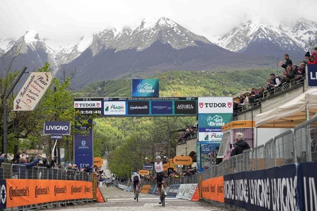 Alves Oliveira Ivo Emanuel Of Uae Team Emirates Xrg wins the final stage during the Giro d™Abruzzo, final stage from Corropoli to Isola del Gran Sasso (Santuario di San Gabriele (164 km) - Abruzzo, Italy - Friday, April 18, 2025. - cycling .  Copyright: xMarcoxAlpozzi LaPressex
