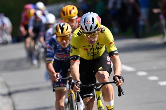 Brabantse Pijl 2025 cycling race OVERIJSE, BELGIUM - APRIL 18 : Van Aert Wout (BEL) of Team Visma - Lease a Bike, Evenepoel Remco (BEL) of Soudal - Quick Step during the Men Elite UCI 1.Pro 65th Flanders Classics Brabantse Pijl cycling race with start in Beersel and finish in Overijse (175,4 km) on April 18, 2025 in Overijse, Belgium, 18 04 2025 ( Motordriver Kenny Verfaillie & Overijse Belgium  Copyright: xNicoxVereeckenx