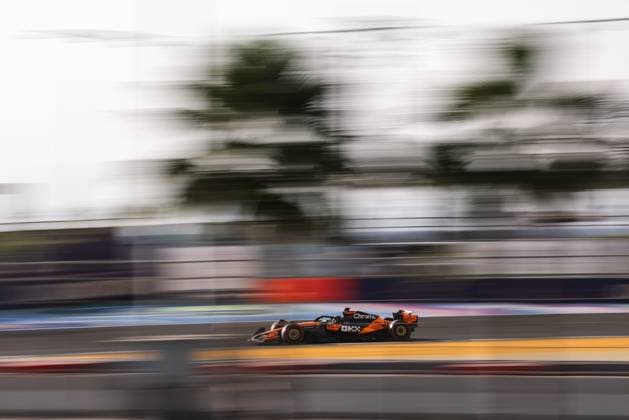 F1 - SAUDI ARABIAN GRAND PRIX 2025 81 PIASTRI Oscar (aus), McLaren F1 Team MCL39, action during the Formula 1 STC Saudi Arabian Grand Prix 2025, 5th round of the 2025 FIA Formula One World Championship, WM, Weltmeisterschaft from April 18 to 20, 2025 on the Jeddah Corniche Circuit, in Jeddah, Saudi Arabia - JeddahSaudi Arabia  Copyright: xXavixBonillax