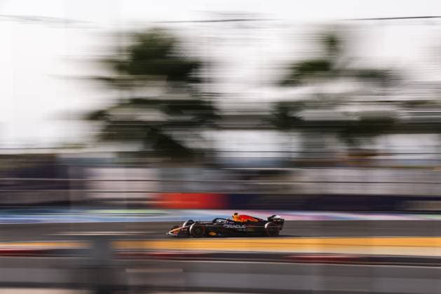 F1 - SAUDI ARABIAN GRAND PRIX 2025 01 VERSTAPPEN Max (nld), Red Bull Racing RB21, action during the Formula 1 STC Saudi Arabian Grand Prix 2025, 5th round of the 2025 FIA Formula One World Championship, WM, Weltmeisterschaft from April 18 to 20, 2025 on the Jeddah Corniche Circuit, in Jeddah, Saudi Arabia - JeddahSaudi Arabia  Copyright: xXavixBonillax