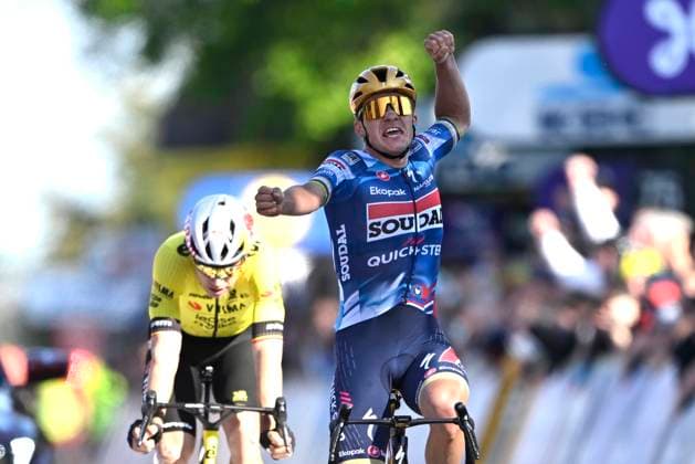 Brabantse Pijl 2025 cycling race OVERIJSE, BELGIUM - APRIL 18 : Evenepoel Remco (BEL) of Soudal - Quick Step wins and Van Aert Wout (BEL) of Team Visma - Lease a Bike during the Men Elite UCI 1.Pro 65th Flanders Classics Brabantse Pijl cycling race with start in Beersel and finish in Overijse (175,4 km) on April 18, 2025 in Overijse, Belgium, 18 04 2025 ( Motordriver Kenny Verfaillie & Overijse Belgium  Copyright: xJanxDexMeuleneirx