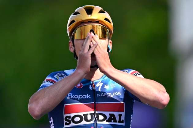 Brabantse Pijl 2025 cycling race OVERIJSE, BELGIUM - APRIL 18 : Evenepoel Remco (BEL) of Soudal - Quick Step wins during the Men Elite UCI 1.Pro 65th Flanders Classics Brabantse Pijl cycling race with start in Beersel and finish in Overijse (175,4 km) on April 18, 2025 in Overijse, Belgium, 18 04 2025 ( Motordriver Kenny Verfaillie & Overijse Belgium  Copyright: xJanxDexMeuleneirx