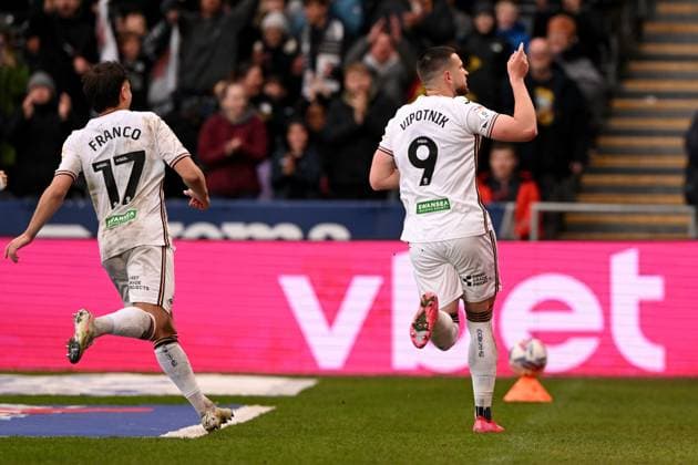 Zan Vipotnik of Swansea City celebrates scoring his sides first goal Swansea City v Hull City, EFL Sky Bet Championship, Football, Swansea.com Stadium, Swansea, UK - 18 Apr 2025 EDITORIAL USE ONLY No use with unauthorised audio, video, data, fixture lists, club league logos or live services. Online in-match use limited to 120 images, no video emulation. No use in betting, games or single club league player publications.  Copyright: xAshleyxCrowden Shutterstockx 15257692ax