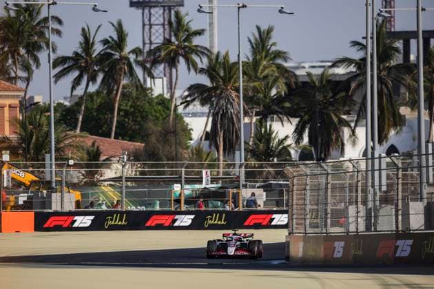 F1 - SAUDI ARABIAN GRAND PRIX 2025 31 OCON Esteban (fra), Haas F1 Team VF-25 Ferrari, action during the Formula 1 STC Saudi Arabian Grand Prix 2025, 5th round of the 2025 FIA Formula One World Championship, WM, Weltmeisterschaft from April 18 to 20, 2025 on the Jeddah Corniche Circuit, in Jeddah, Saudi Arabia - JeddahSaudi Arabia  Copyright: xXavixBonillax