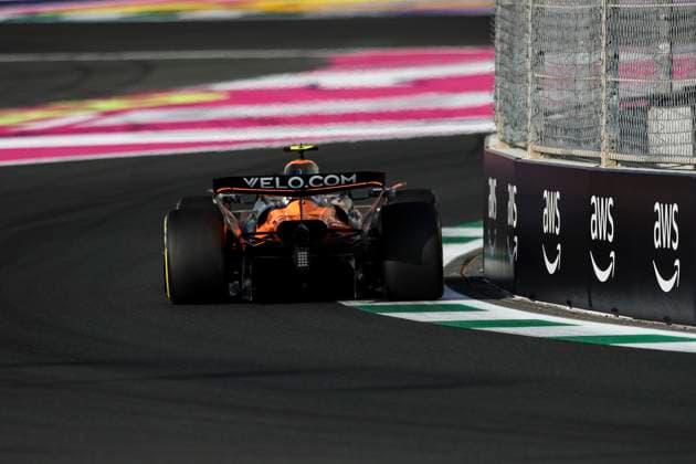 F1 - SAUDI ARABIAN GRAND PRIX 2025 04 NORRIS Lando (gbr), McLaren F1 Team MCL39, action during the Formula 1 STC Saudi Arabian Grand Prix 2025, 5th round of the 2025 FIA Formula One World Championship, WM, Weltmeisterschaft from April 18 to 20, 2025 on the Jeddah Corniche Circuit, in Jeddah, Saudi Arabia - JeddahSaudi Arabia  Copyright: xXavixBonillax