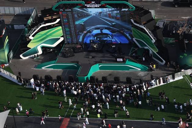 F1 Saudi Arabian Grand Prix 2025 Practice 1 Fan zone during first practice ahead of the Formula 1 Saudi Arabian Grand Prix at Jeddah Corniche Circuit in Jeddah, Saudi Arabia on April 18, 2025. Jeddah Saudi Arabia  Copyright: xJakubxPorzyckix originalFilename:porzycki-f1saudia250418_npwVj.jpg