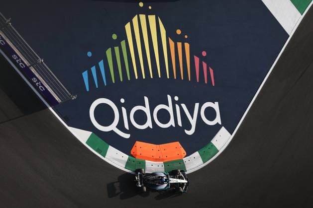 F1 Saudi Arabian Grand Prix 2025 Practice 1 George Russell of Mercedes during first practice ahead of the Formula 1 Saudi Arabian Grand Prix at Jeddah Corniche Circuit in Jeddah, Saudi Arabia on April 18, 2025. Jeddah Saudi Arabia  Copyright: xJakubxPorzyckix originalFilename:porzycki-f1saudia250418_npHDD.jpg