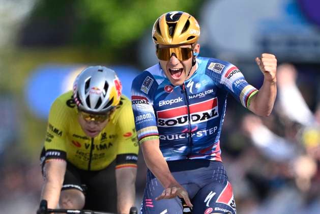 Brabantse Pijl 2025 cycling race OVERIJSE, BELGIUM - APRIL 18 : Evenepoel Remco (BEL) of Soudal - Quick Step wins and Van Aert Wout (BEL) of Team Visma - Lease a Bike during the Men Elite UCI 1.Pro 65th Flanders Classics Brabantse Pijl cycling race with start in Beersel and finish in Overijse (175,4 km) on April 18, 2025 in Overijse, Belgium, 18 04 2025 ( Motordriver Kenny Verfaillie & Overijse Belgium  Copyright: xJanxDexMeuleneirx