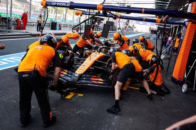 F1 - SAUDI ARABIAN GRAND PRIX 2025 04 NORRIS Lando (gbr), McLaren F1 Team MCL39, action during the Formula 1 STC Saudi Arabian Grand Prix 2025, 5th round of the 2025 FIA Formula One World Championship, WM, Weltmeisterschaft from April 18 to 20, 2025 on the Jeddah Corniche Circuit, in Jeddah, Saudi Arabia - JeddahSaudi Arabia  Copyright: xANTONINxVINCENTx