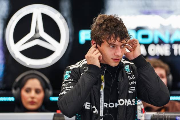 F1 Grand Prix Of Saudi Arabia: Practice Andrea Kimi Antonelli of Italy and the Mercedes-AMG PETRONAS F1 Team appears in the garage during practice ahead of the F1 Grand Prix of Saudi Arabia at Jeddah Corniche Circuit in Jeddah, Saudi Arabia, on April 18, 2025. Jeddah Mecca Saudi Arabia  Copyright: xPaddockerx originalFilename:paddocker-f1grandp250418_npv4C.jpg