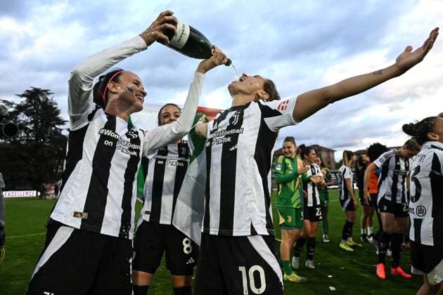 Db Biella 18 04 2025 - campionato di calcio serie A femminile Juventus-Milan foto Daniele Buffa Image nella foto: Barbara Bonansea-Cristiana Girelli 