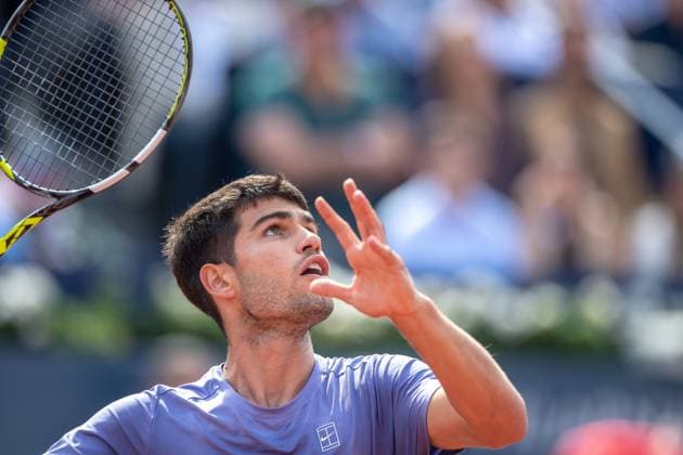 72 Barcelona Open Banc de Sabadell. Conde de Godo Trophy. Real Club de Tenis Barcelona. April 18,2025 72 Barcelona Open Banc de Sabadell. Conde de Godo Trophy. Real Club de Tenis Barcelona. April 18,2025 Carlos Alcaraz during the quarterfinal match match between Carlos Alcaraz and Alex de Minaur of the ATP, Tennis Herren Barcelona Open Banc de Sabadell tennis tournament Trofeo Conde de Godo played at the Real Club de Tenis Barcelona. April 18, 2025. Barcelona ESP Copyright: xS.xRosx