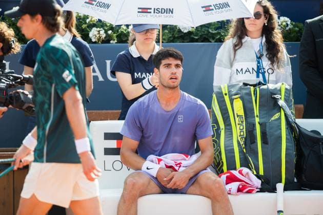 72 Barcelona Open Banc de Sabadell. Conde de Godo Trophy. Real Club de Tenis Barcelona. April 18,2025 72 Barcelona Open Banc de Sabadell. Conde de Godo Trophy. Real Club de Tenis Barcelona. April 18,2025 Carlos Alcaraz during the quarterfinal match match between Carlos Alcaraz and Alex de Minaur of the ATP, Tennis Herren Barcelona Open Banc de Sabadell tennis tournament Trofeo Conde de Godo played at the Real Club de Tenis Barcelona. April 18, 2025. Barcelona ESP Copyright: xS.xRosx