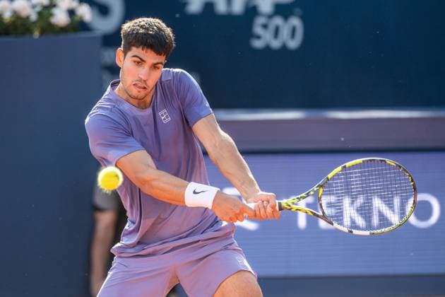 72 Barcelona Open Banc de Sabadell. Conde de Godo Trophy. Real Club de Tenis Barcelona. April 18,2025 72 Barcelona Open Banc de Sabadell. Conde de Godo Trophy. Real Club de Tenis Barcelona. April 18,2025 Carlos Alcaraz during the quarterfinal match match between Carlos Alcaraz and Alex de Minaur of the ATP, Tennis Herren Barcelona Open Banc de Sabadell tennis tournament Trofeo Conde de Godo played at the Real Club de Tenis Barcelona. April 18, 2025. Barcelona ESP Copyright: xS.xRosx