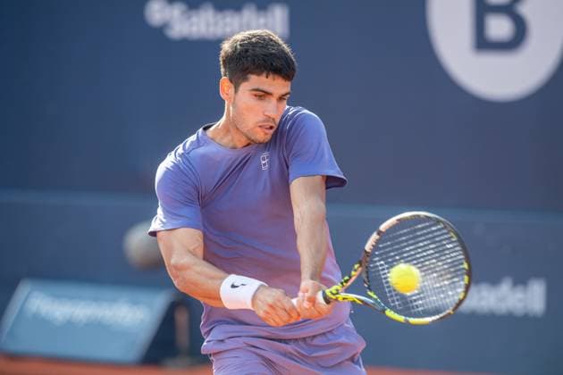 72 Barcelona Open Banc de Sabadell. Conde de Godo Trophy. Real Club de Tenis Barcelona. April 18,2025 72 Barcelona Open Banc de Sabadell. Conde de Godo Trophy. Real Club de Tenis Barcelona. April 18,2025 Carlos Alcaraz during the quarterfinal match match between Carlos Alcaraz and Alex de Minaur of the ATP, Tennis Herren Barcelona Open Banc de Sabadell tennis tournament Trofeo Conde de Godo played at the Real Club de Tenis Barcelona. April 18, 2025. Barcelona ESP Copyright: xS.xRosx