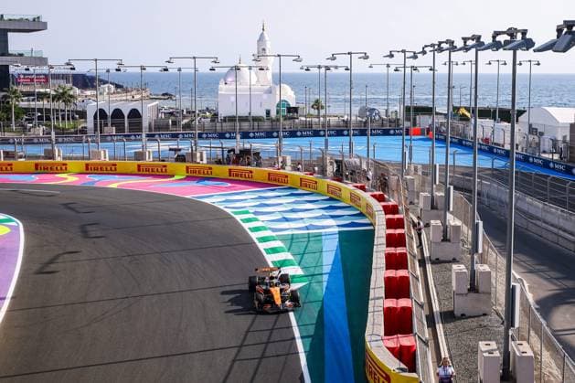 F1 - SAUDI ARABIAN GRAND PRIX 2025 04 NORRIS Lando (gbr), McLaren F1 Team MCL39, action during the Formula 1 STC Saudi Arabian Grand Prix 2025, 5th round of the 2025 FIA Formula One World Championship, WM, Weltmeisterschaft from April 18 to 20, 2025 on the Jeddah Corniche Circuit, in Jeddah, Saudi Arabia - JeddahSaudi Arabia  Copyright: xFLORENTxGOODENx