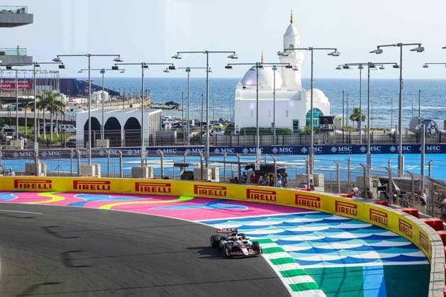 F1 - SAUDI ARABIAN GRAND PRIX 2025 31 OCON Esteban (fra), Haas F1 Team VF-25 Ferrari, action during the Formula 1 STC Saudi Arabian Grand Prix 2025, 5th round of the 2025 FIA Formula One World Championship, WM, Weltmeisterschaft from April 18 to 20, 2025 on the Jeddah Corniche Circuit, in Jeddah, Saudi Arabia - JeddahSaudi Arabia  Copyright: xFLORENTxGOODENx