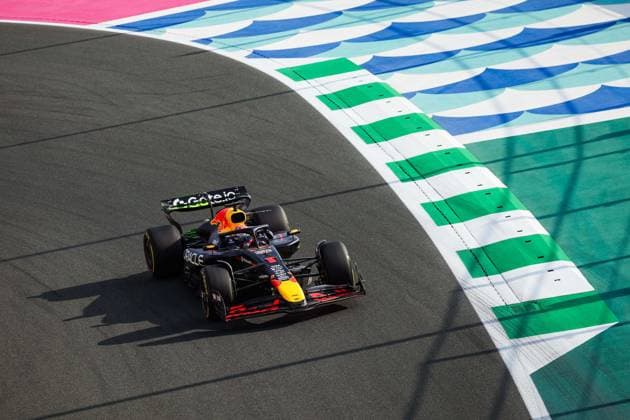 F1 - SAUDI ARABIAN GRAND PRIX 2025 01 VERSTAPPEN Max (nld), Red Bull Racing RB21, action during the Formula 1 STC Saudi Arabian Grand Prix 2025, 5th round of the 2025 FIA Formula One World Championship, WM, Weltmeisterschaft from April 18 to 20, 2025 on the Jeddah Corniche Circuit, in Jeddah, Saudi Arabia - JeddahSaudi Arabia  Copyright: xFLORENTxGOODENx